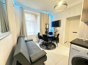 2 bedroom flat ground floor